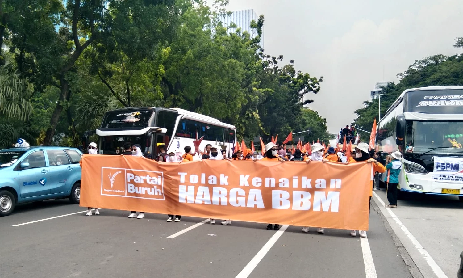 Ribuan Buruh Kembali Berunjuk Rasa di Patung Kuda, Suarakan 6 Tuntutan