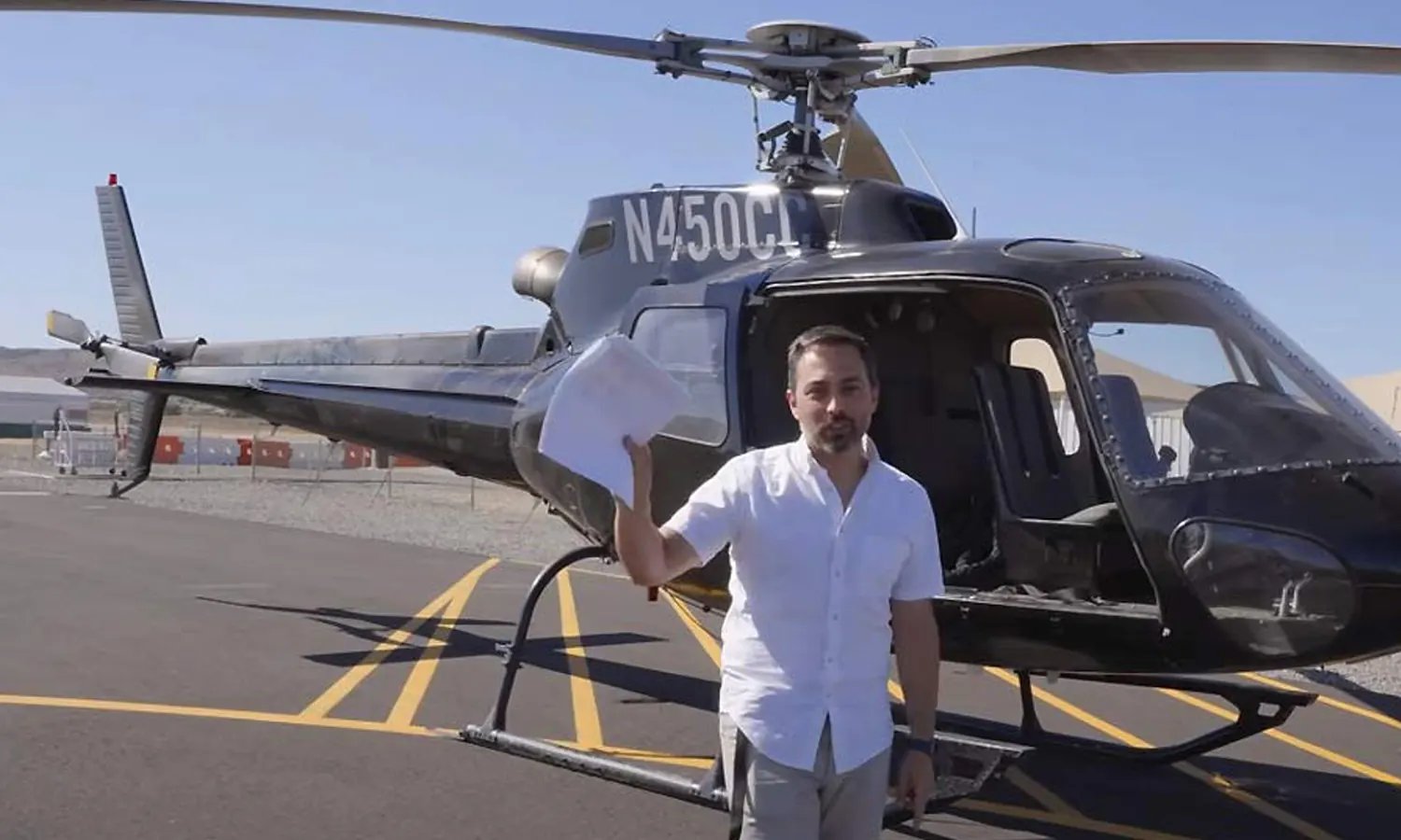 Demi Jawab Soal Fisika, Seorang YouTuber Rela Sewa Helikopter Sungguhan