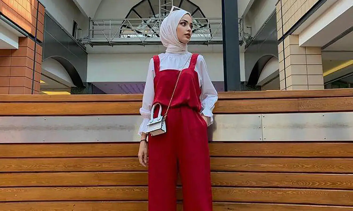 Inspirasi Dress Code Merah Putih yang Stylish dan Trendy