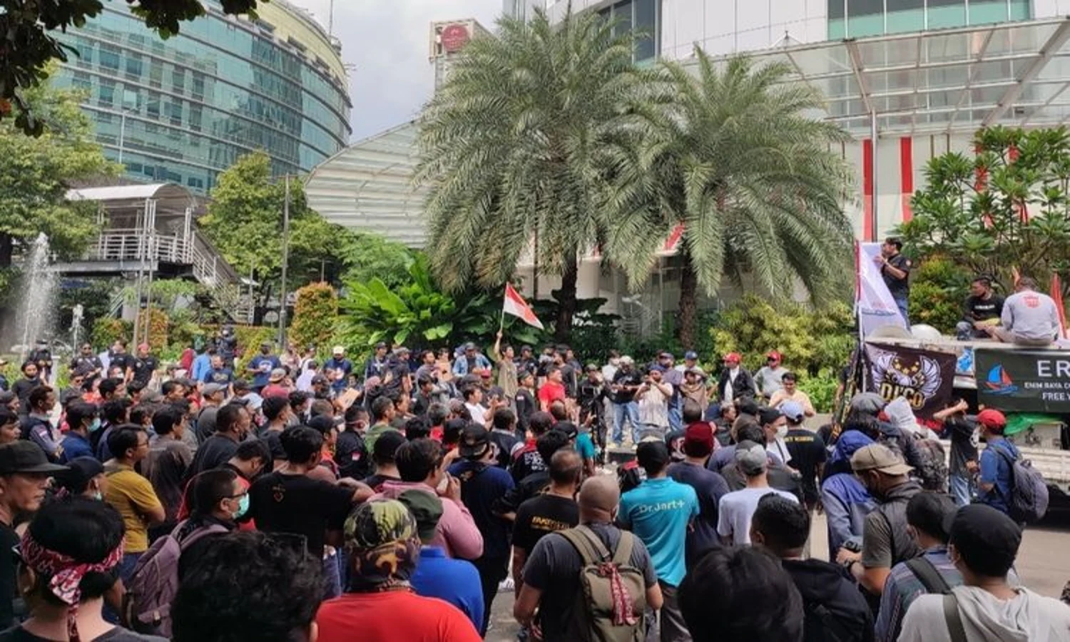Driver Taksi Online Tuntut Penyesuaian Tarif Usai Kenaikan BBM