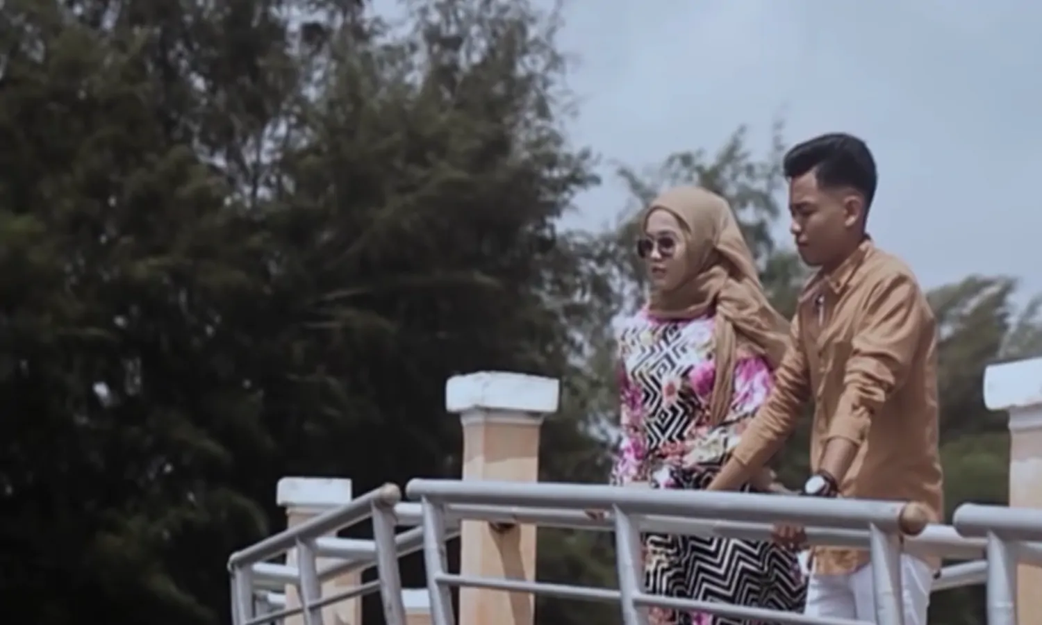 Chord dan Lirik Lagu Emas Hantaran Cinta Arief feat Yolanda