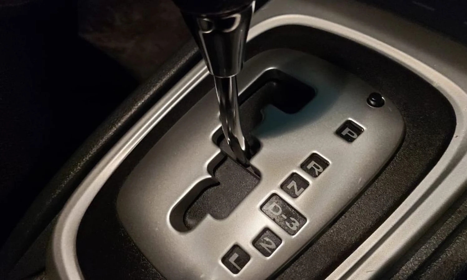 Wajib Tahu! Berikut Tips Menggunakan Engine Brake pada Mobil Matic