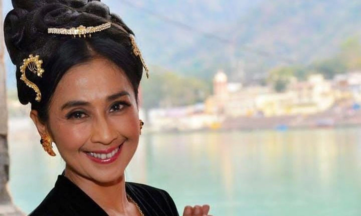 7 Fakta Menarik Ayu Laksmi, Pemeran Ibu di Film Pengabdi Setan 2