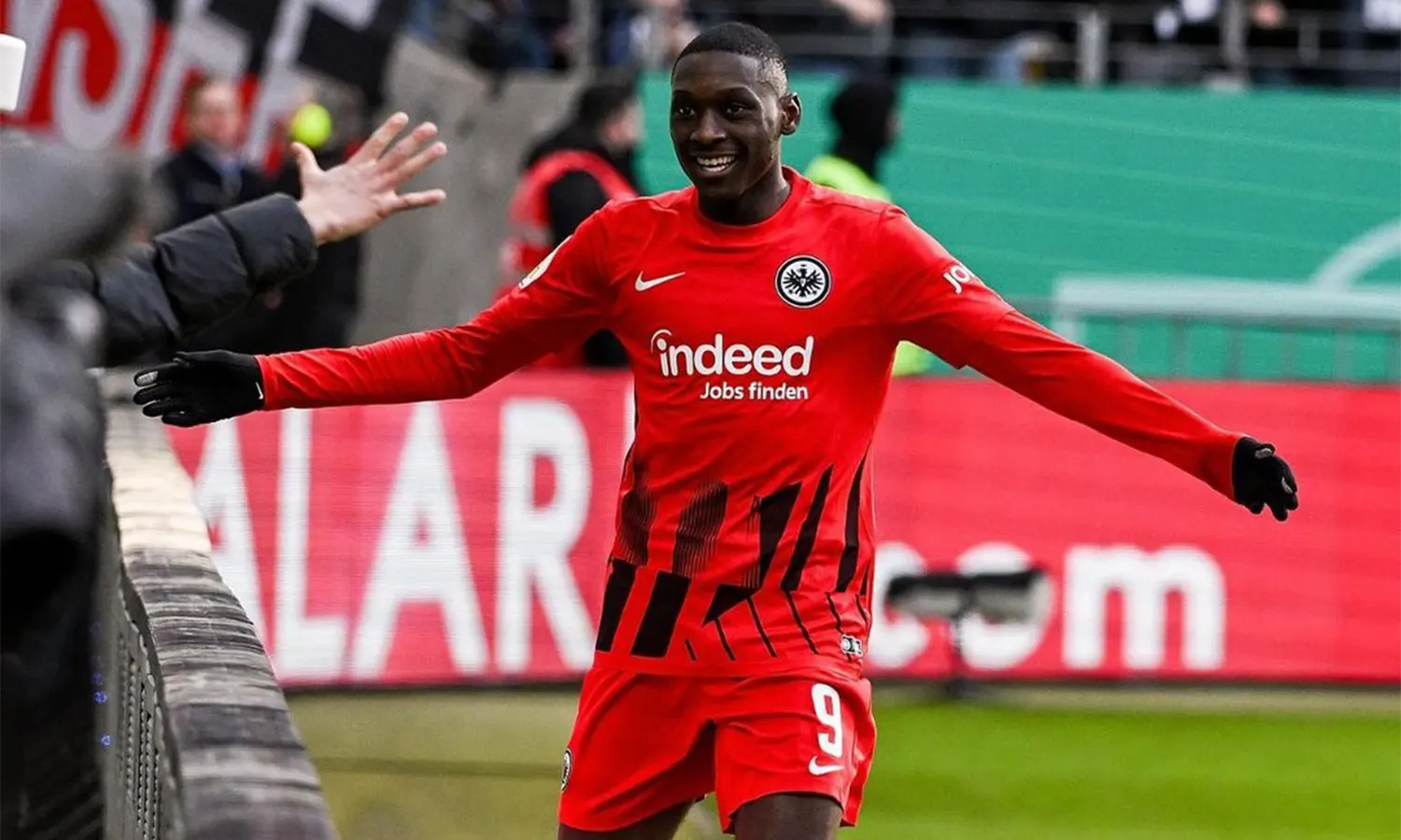 Liga Jerman: Eintracht Frankfurt Tegaskan Randal Kolo Muani Bertahan di Deutsche Bank Park