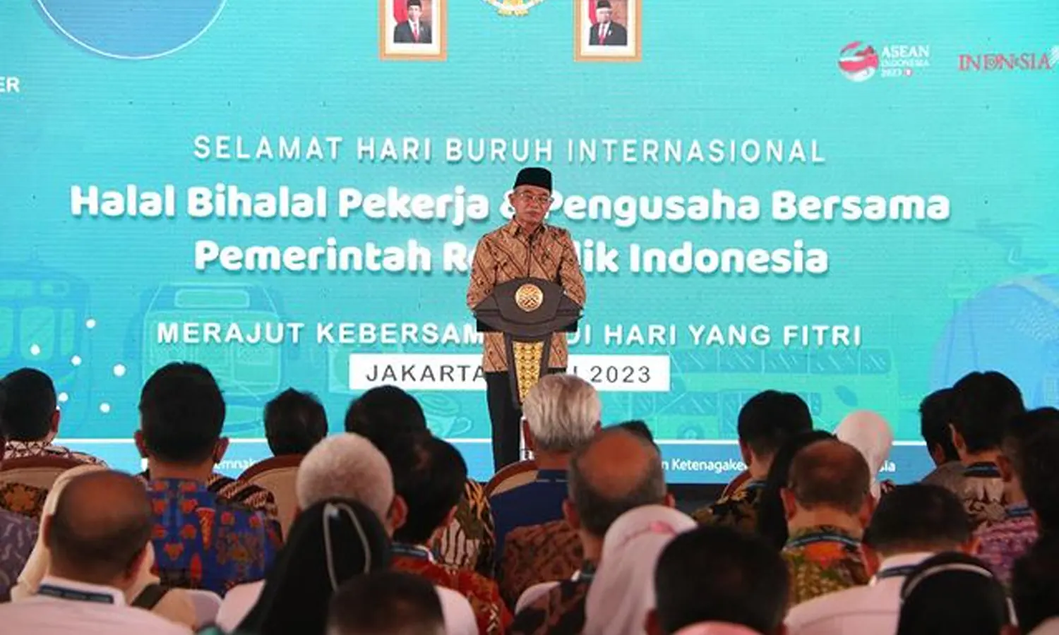 Tantangan Buruh Generasi Sandwich, Muhadjir: Jika Kena PHK, Satu Keluarga Miskin!