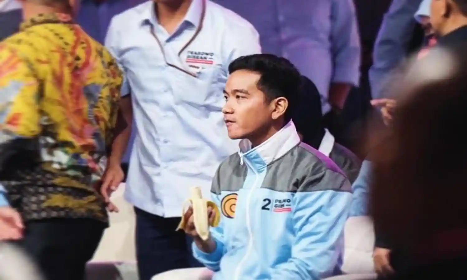 Gibran Kenakan Jaket Logo Naruto Saat Debat Cawapres, Ternyata Ini Maknanya!