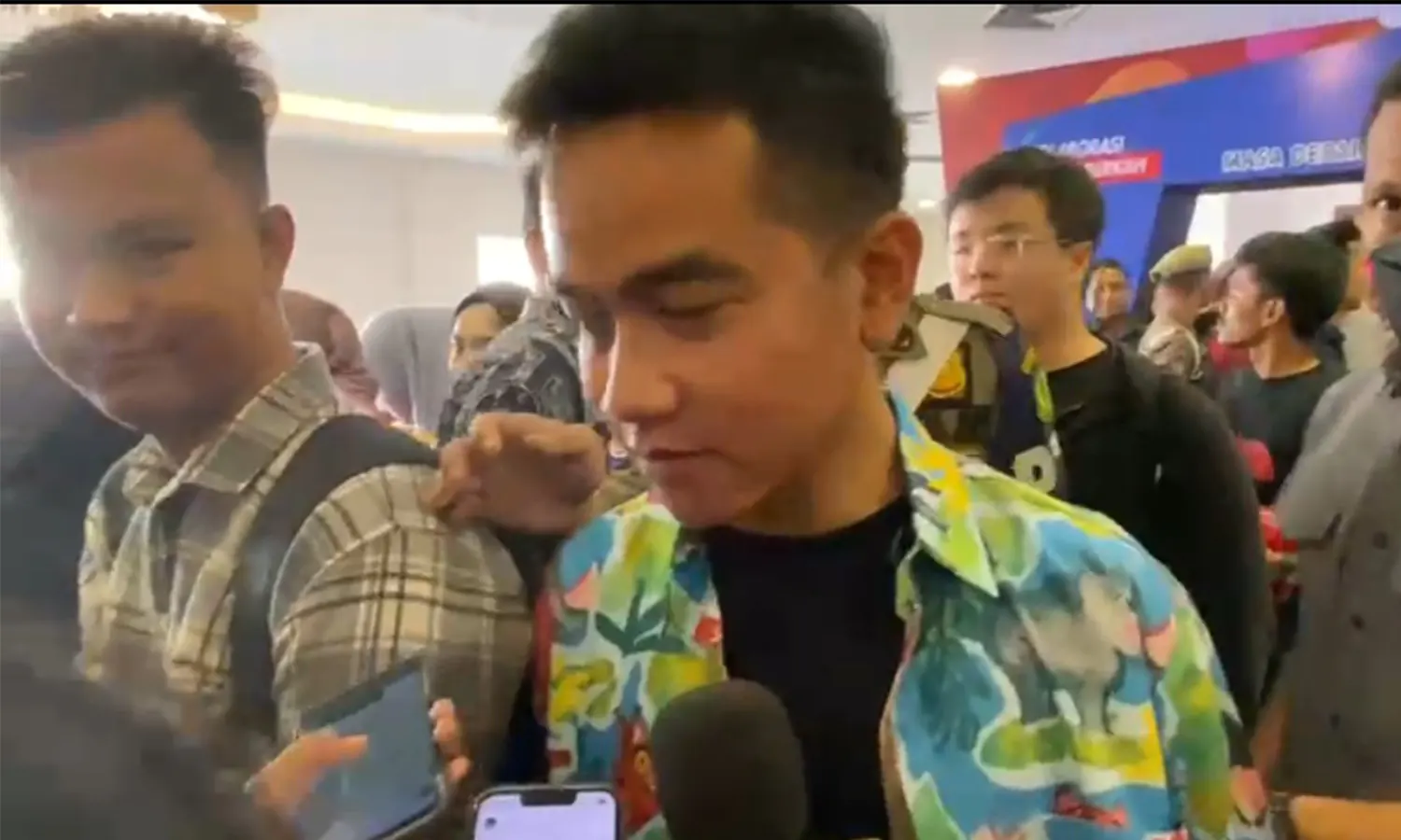 Digadang Jadi Calon Gubernur Jateng dan Sumut, Bobby dan Gibran Kompak Buang Badan