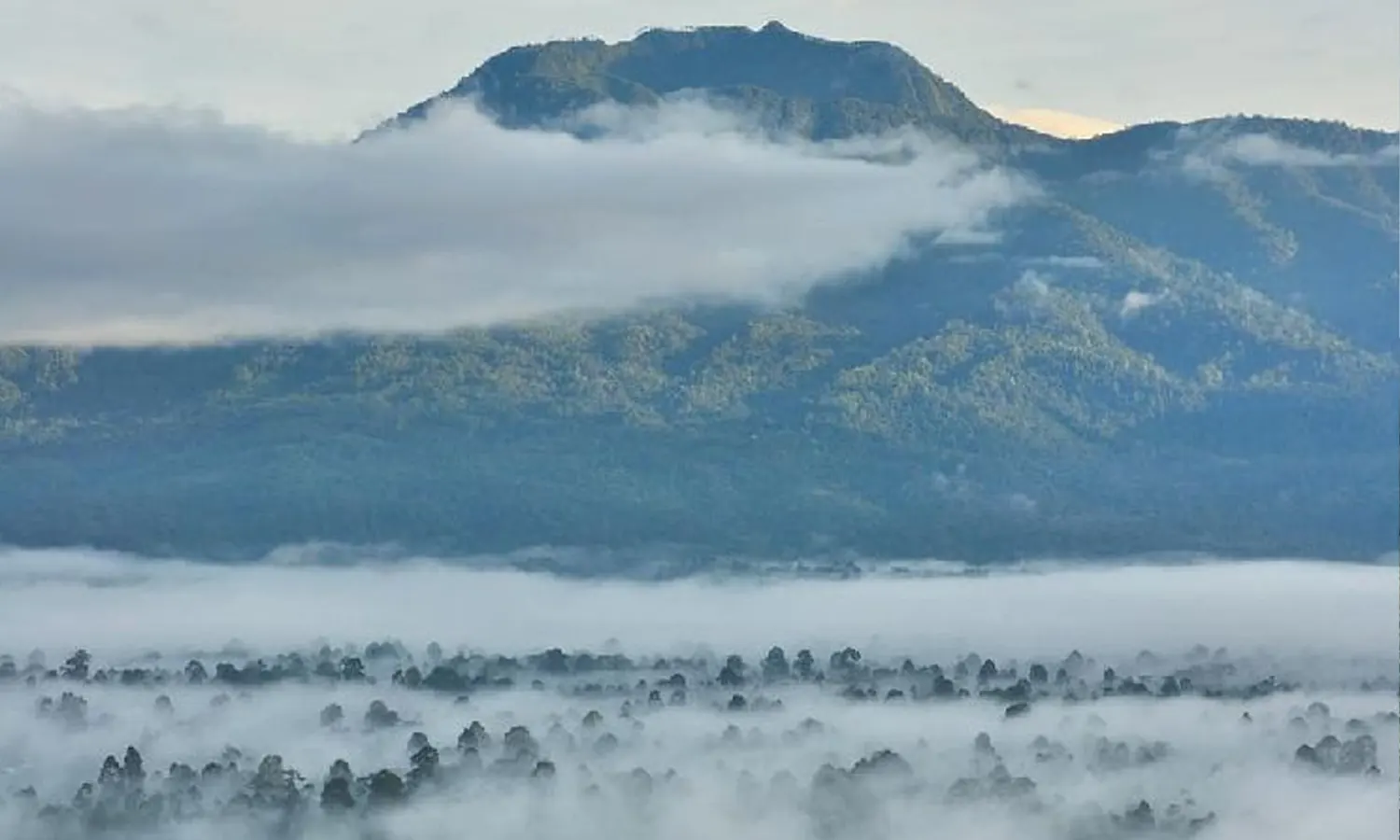 5 Gunung di Lampung yang Memiliki Pemandangan Indah nan Eksotis