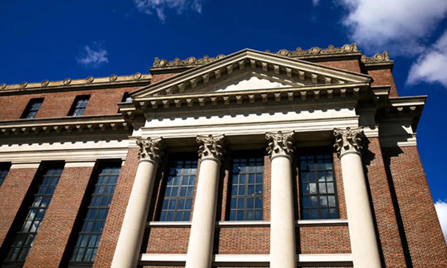 Harvard Gugat Balik Pemerintahan Trump yang Larang Terima Mahasiswa Internasional