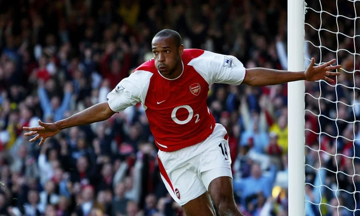 Kalahkan Cristiano Ronaldo, Thierry Henry Terpilih Jadi Pemain Terhebat Premier League