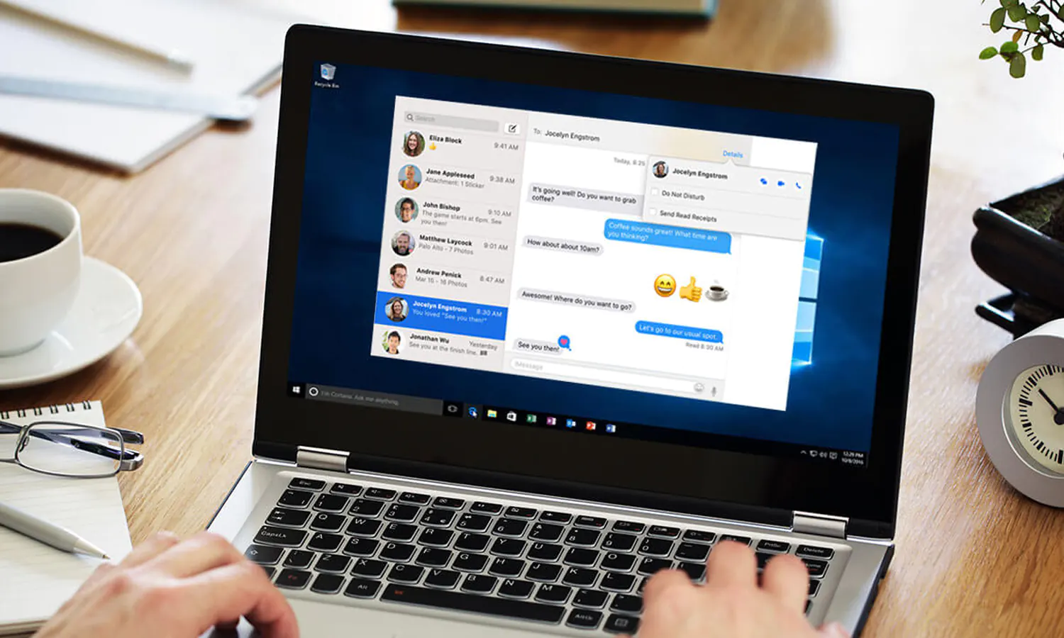 Pengguna iPhone Kini Bisa Membuka iMessage di Laptop Windows 11