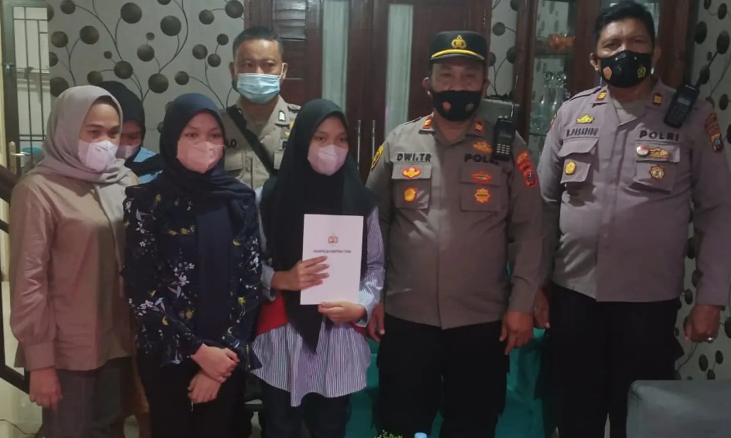 Siswi SMP yang Dihina Miskin Dapat Tali Asih Dari Polda Sumut