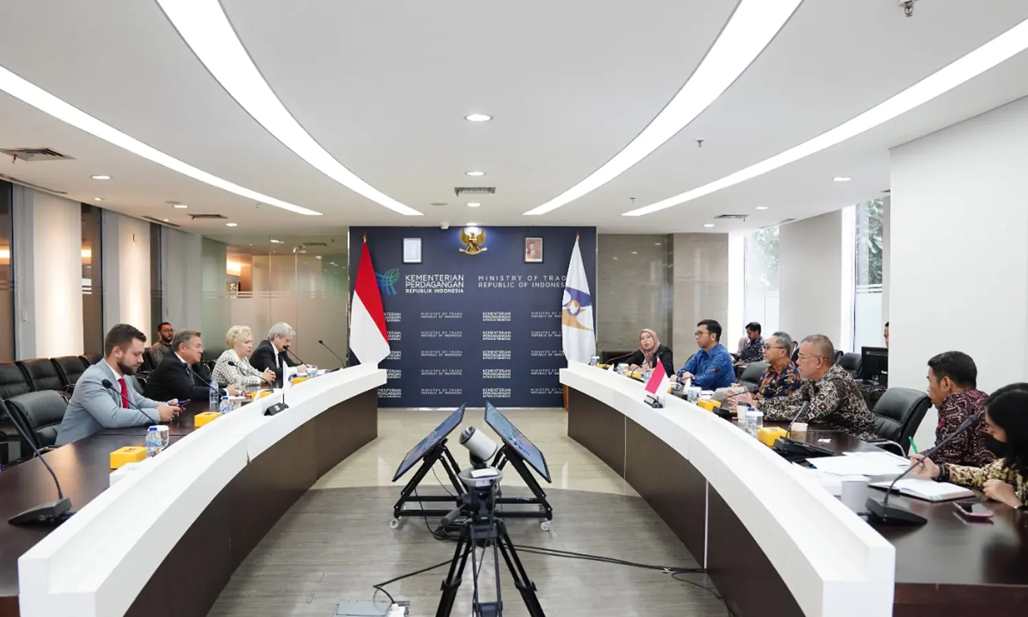Indonesia Menuju Perdagangan Bebas dengan Eurasia, Berikut Keuntungannya