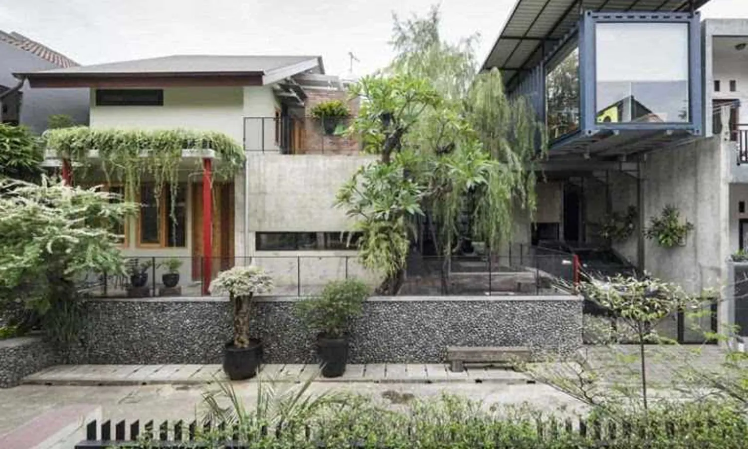 10 Desain Rumah Mungil Industrial Terbaru 2022