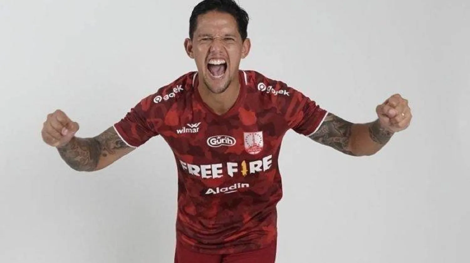 Resmi! Irfan Bachdim Berseragam Persis Solo