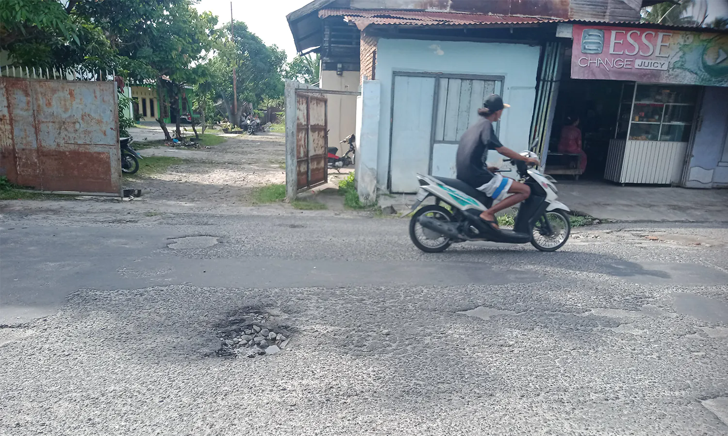 Warga Keluhkan Kerusakan Jalan Pane Pematang Siantar, Mulai Ganggu IstirahatÂ 