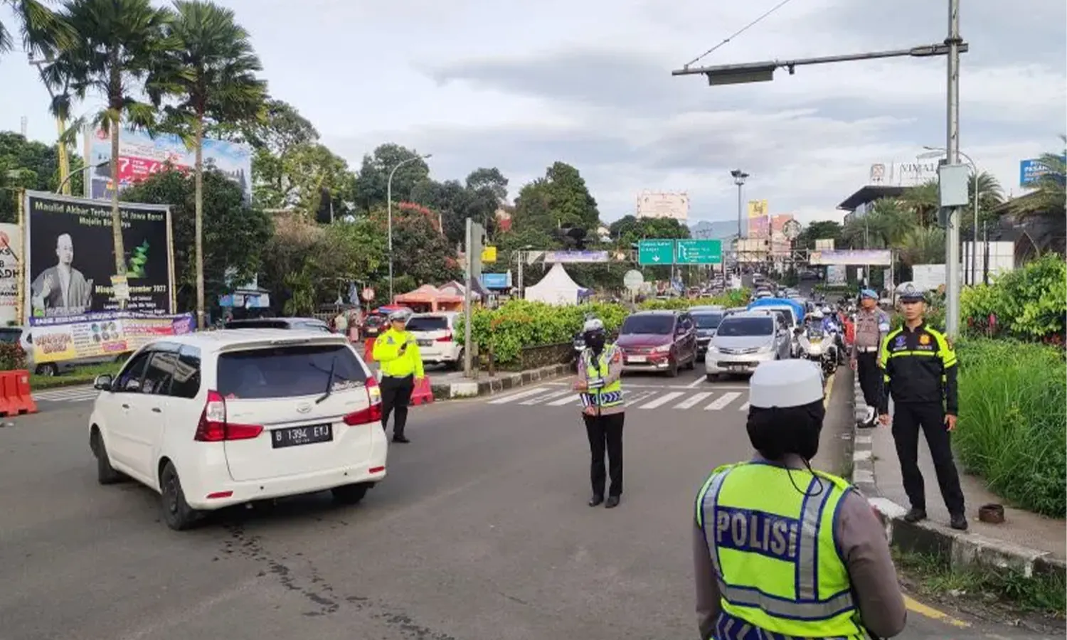 Jalur Puncak Bogor Kini Kembali Dibuka untuk Dua Arah