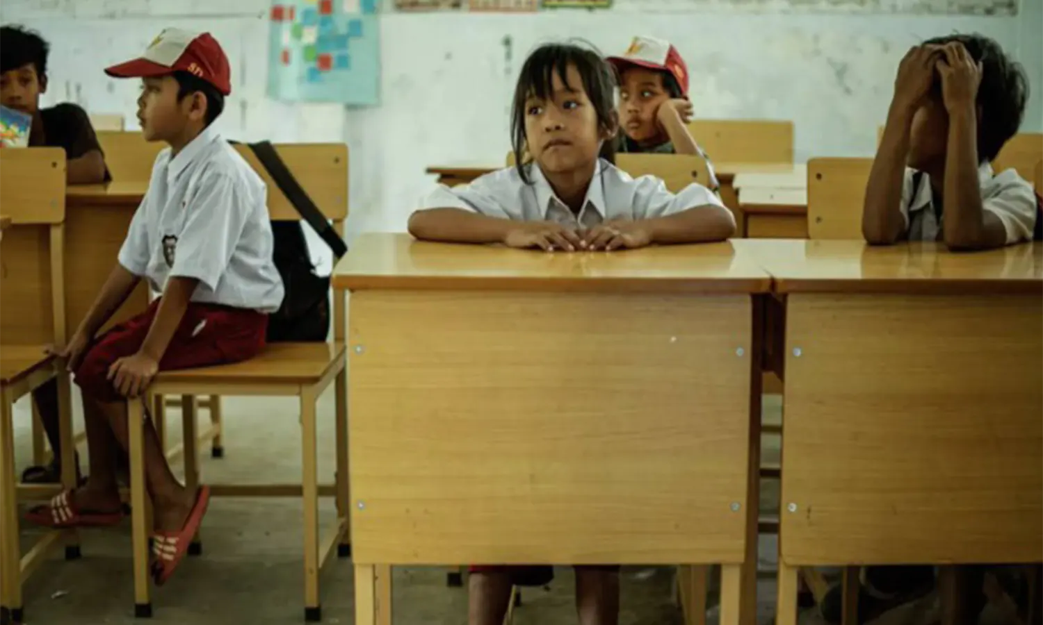 MK Perintahkan Sekolah Gratis: SD dan SMP Negeri-Swasta Dibiayai Negara