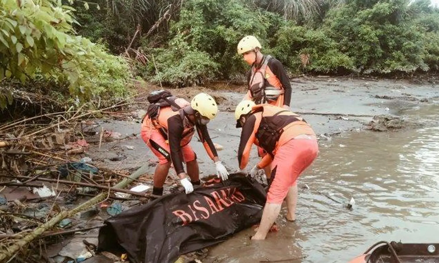 Takut Ditangkap Polisi, Pria ini Lompat ke Sungai Hingga Tewas