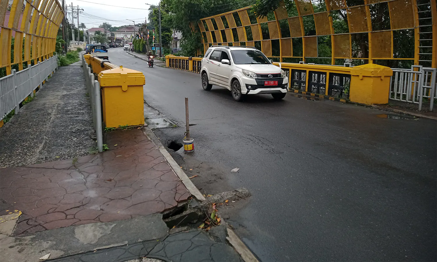 Perbaikan Lubang di Jembatan Sudirman Pematang Siantar Tak Kunjung Dilakukan, Warga: Segera Perbaiki!