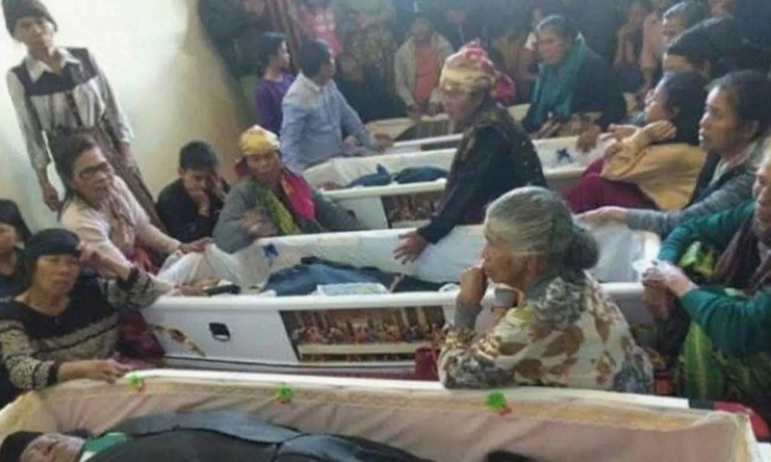 Jenazah 4 Orang Korban Mobil Masuk Jurang di Taput Tiba di Dairi