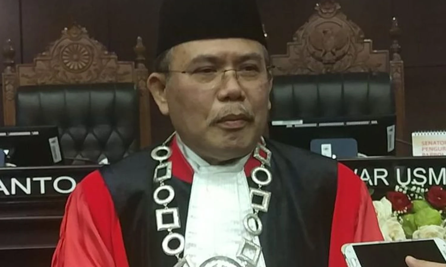 DPR Dicap Membangkang Konstitusi Gara-gara Copot Aswanto dari MK