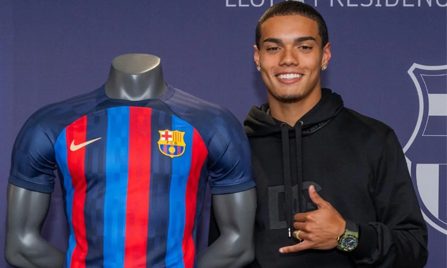 ResmI! Barcelona Rekrut Joao Mendes, Putra Ronaldinho