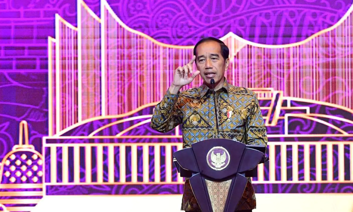 Jokowi : Tingkatkan Pengawasan Produk Keuangan Agar Masyarakat Aman