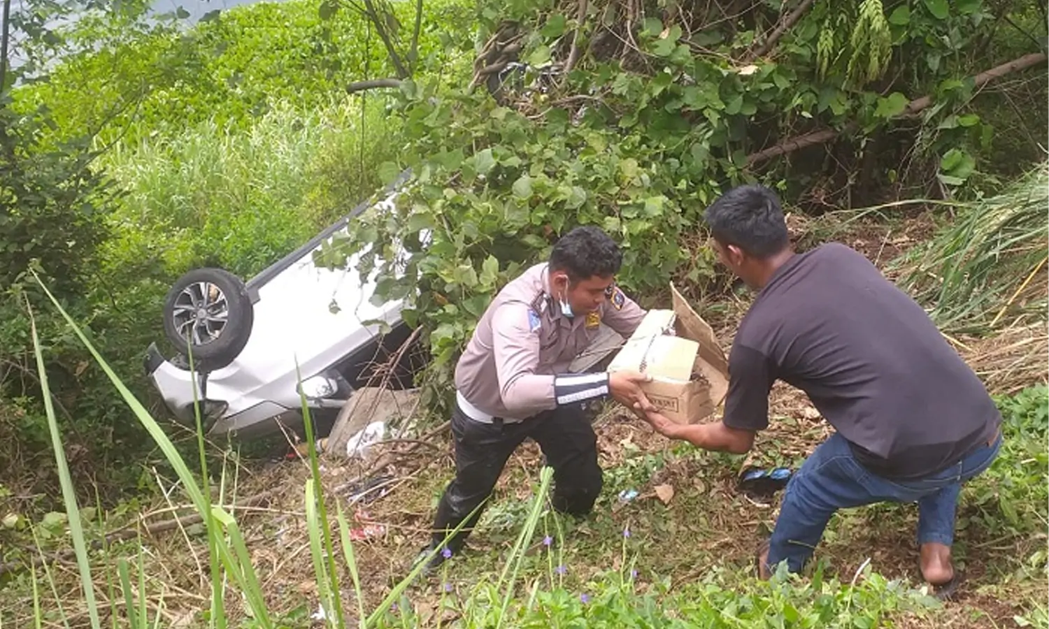 Ini Penyebab Jatuhnya Mobil Minibus ke Jurang di Pangururan 