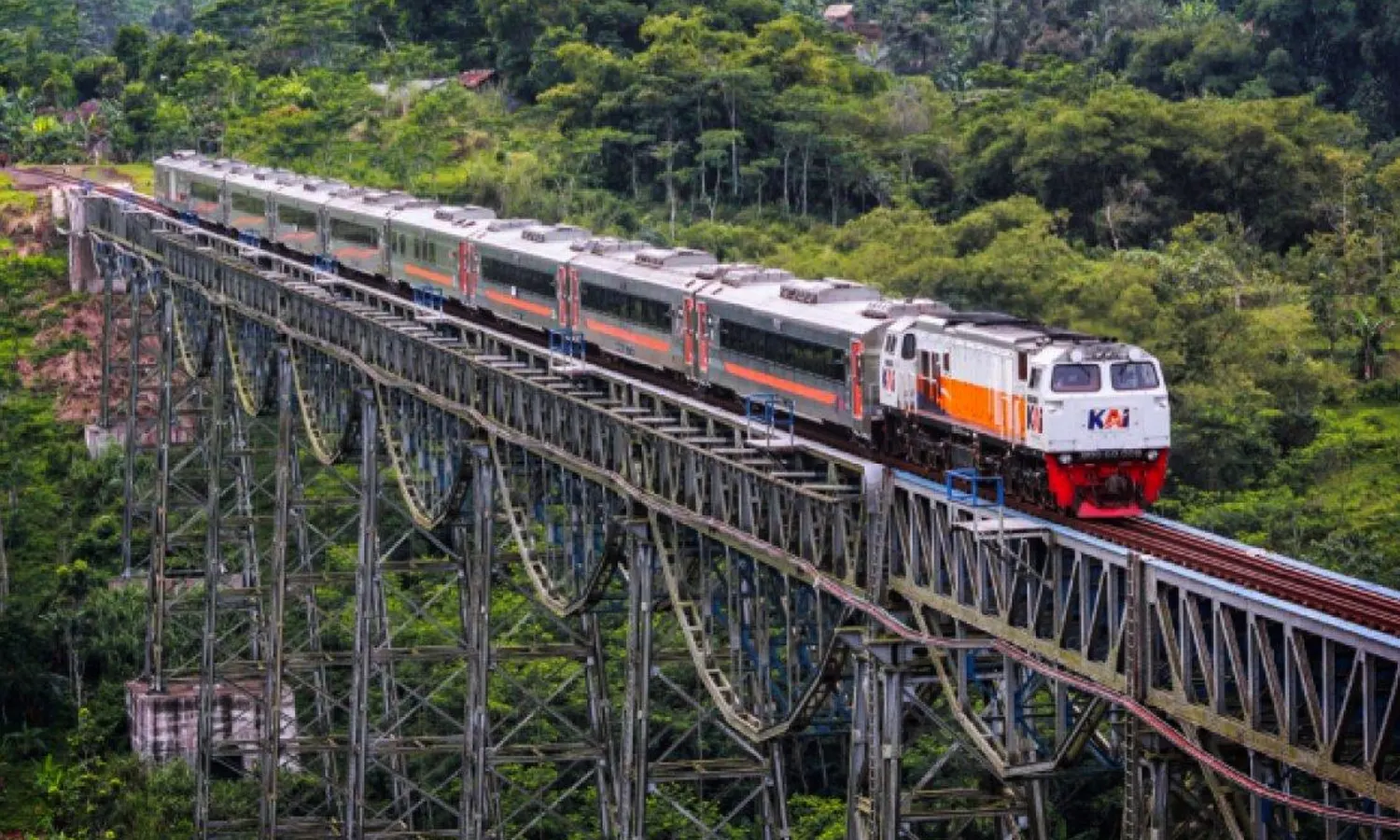 Nekat Turun di Stasiun yang Tak Sesuai Tiket, Penumpang Kereta Api Siap-Siap Bayar Denda