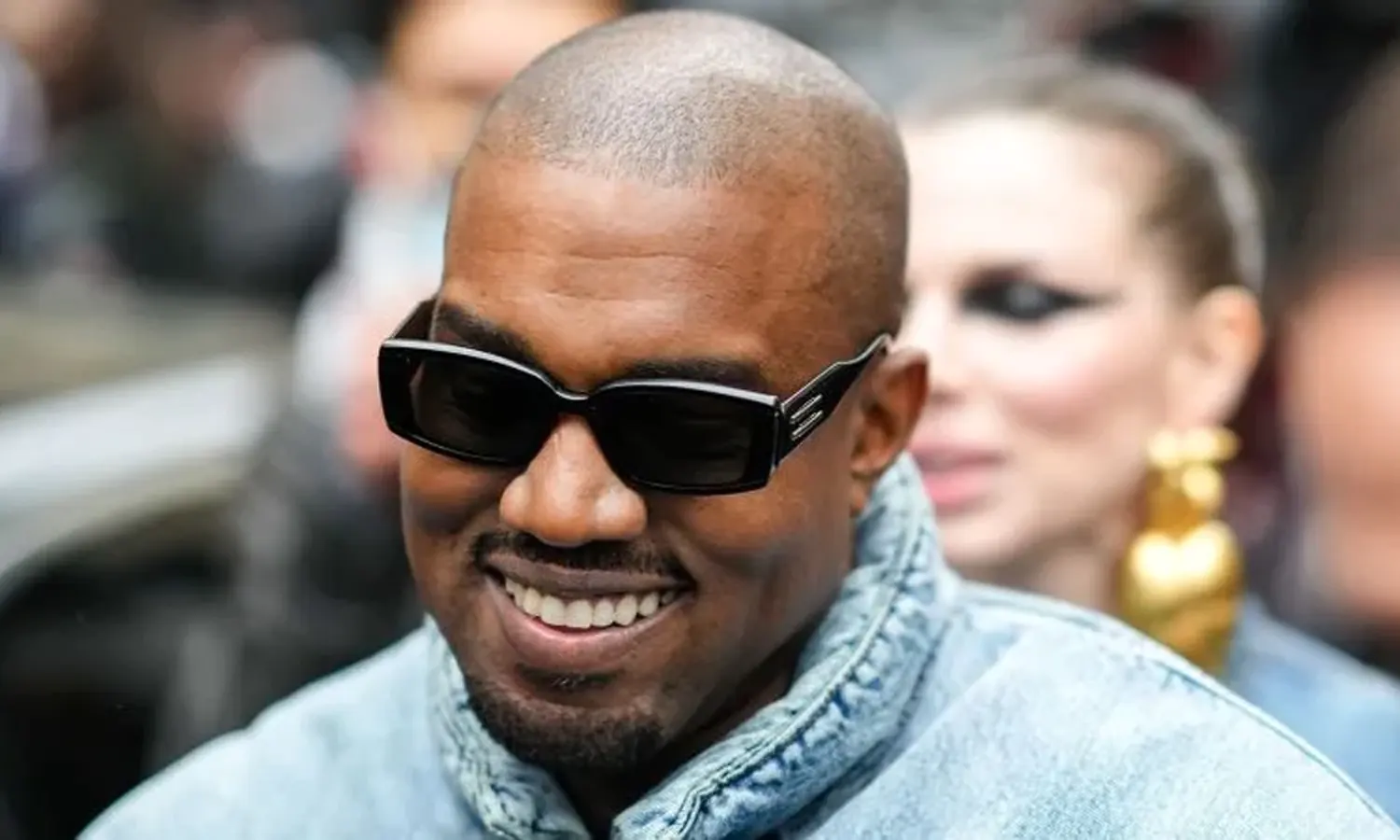 Usai Akun Twitter dan Instagramnya Diblokir, Kanye West Akuisisi Media Sosial Parler