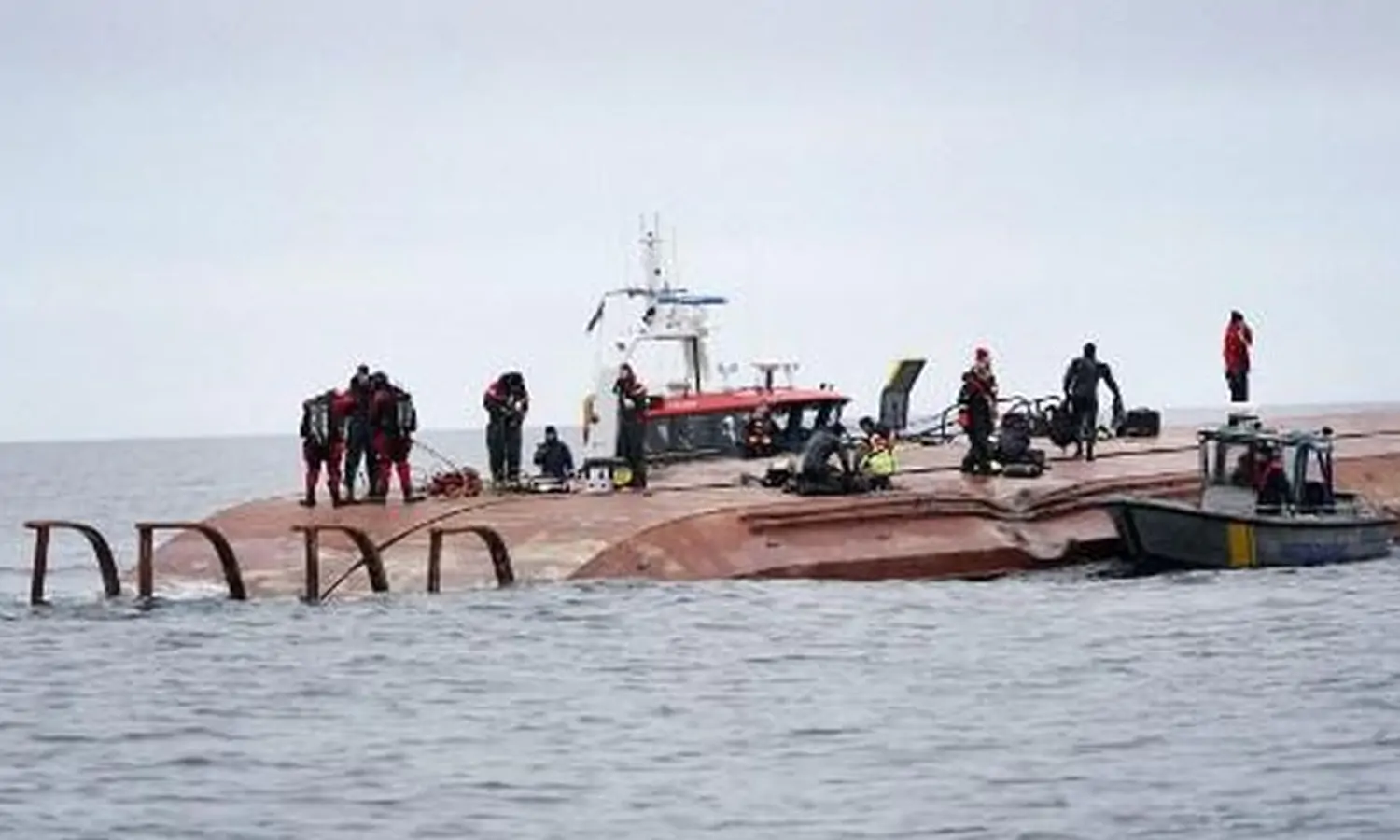 Kapal Denmark Terbalik Usai Tabrakan dengan Kapal Inggris di Laut Baltik