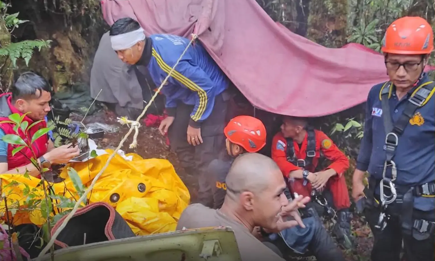 Akhirnya! Kapolda Jambi Berhasil Dievakuasi dari Hutan Kerinci