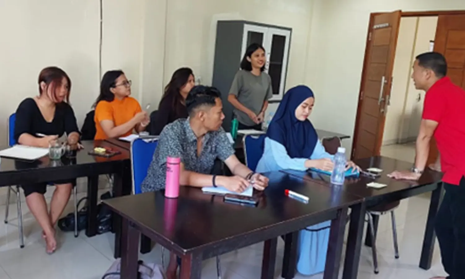 Membaca Oligarki, Merawat Demokrasi 