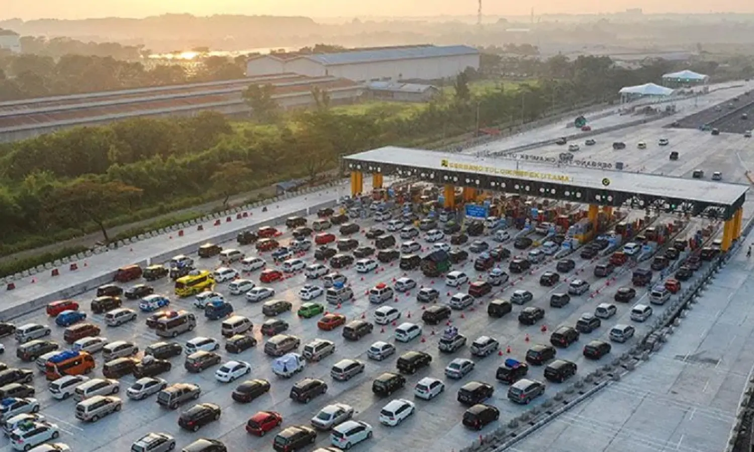 Menhub Kasih Jaminan: Macet 1 Km di GT, Tarif Tol Gratis