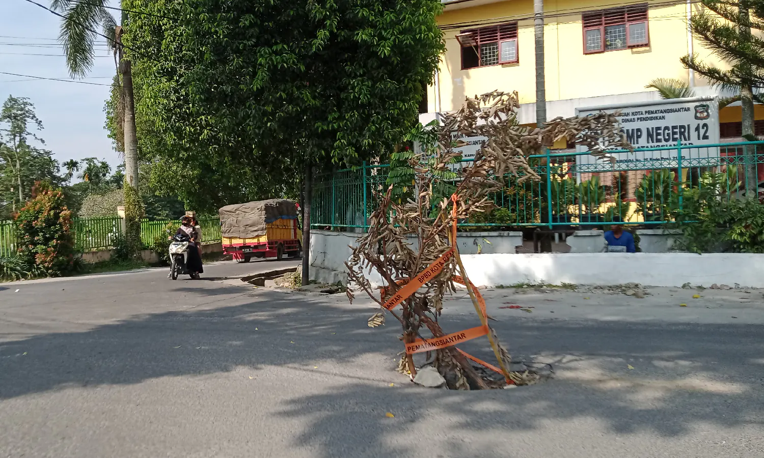 Jalan Karo dan Sibolga Amblas, Warga Minta Pemko Pematang Siantar Segera Perbaiki