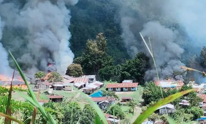 Aksi Keji KKB, Bakar Puskesmas Hingga Aniaya Nakes 