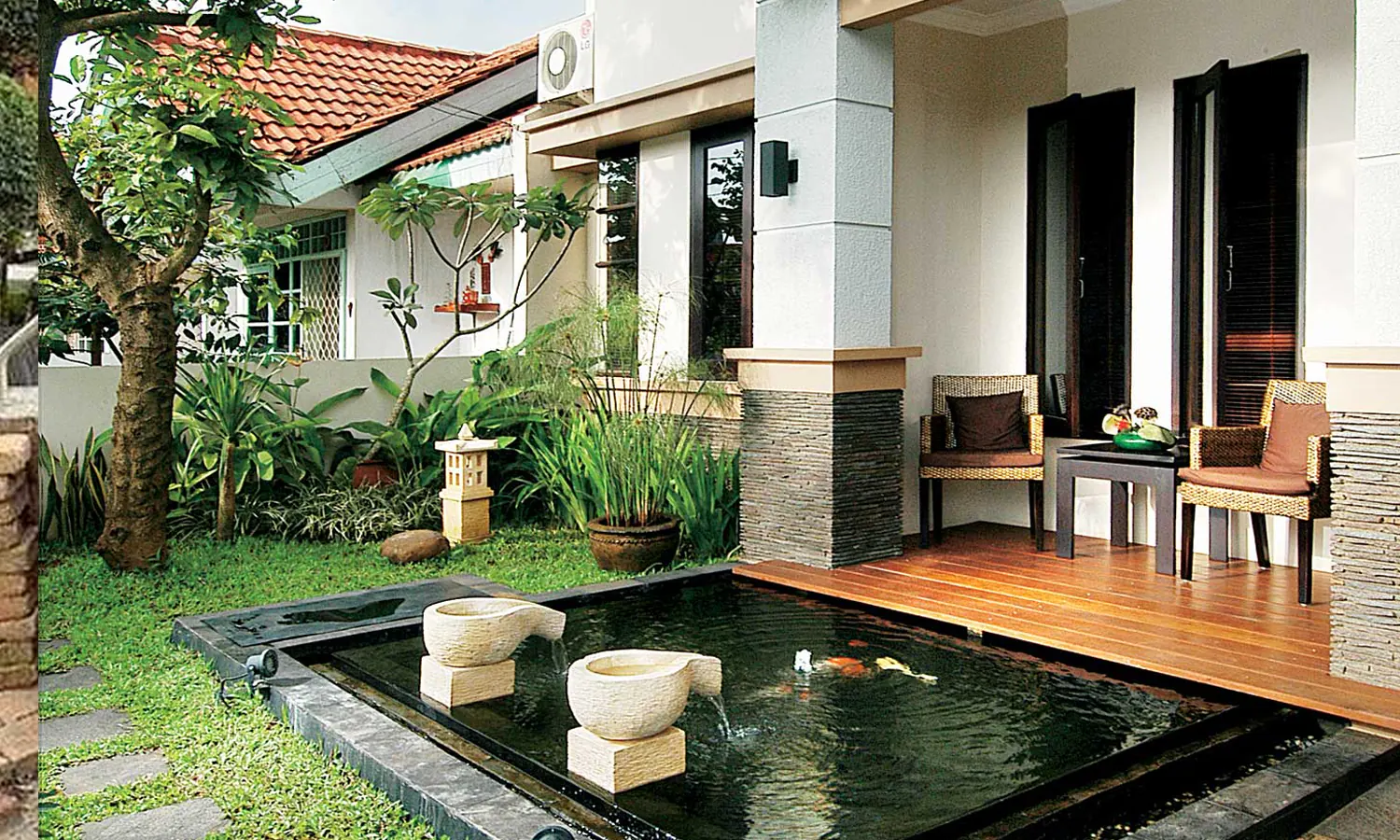 Ide Desain Kolam Ikan Mini Cantik di Teras Rumah