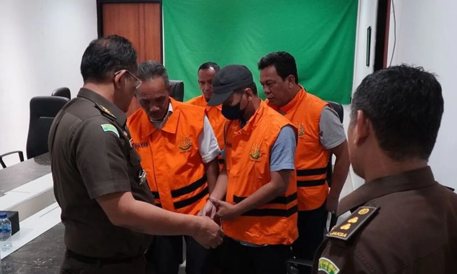 Kejati Riau Tahan 4 Tersangka Kasus Dugaan Korupsi Pembangunan Masjid Raya Senapelan