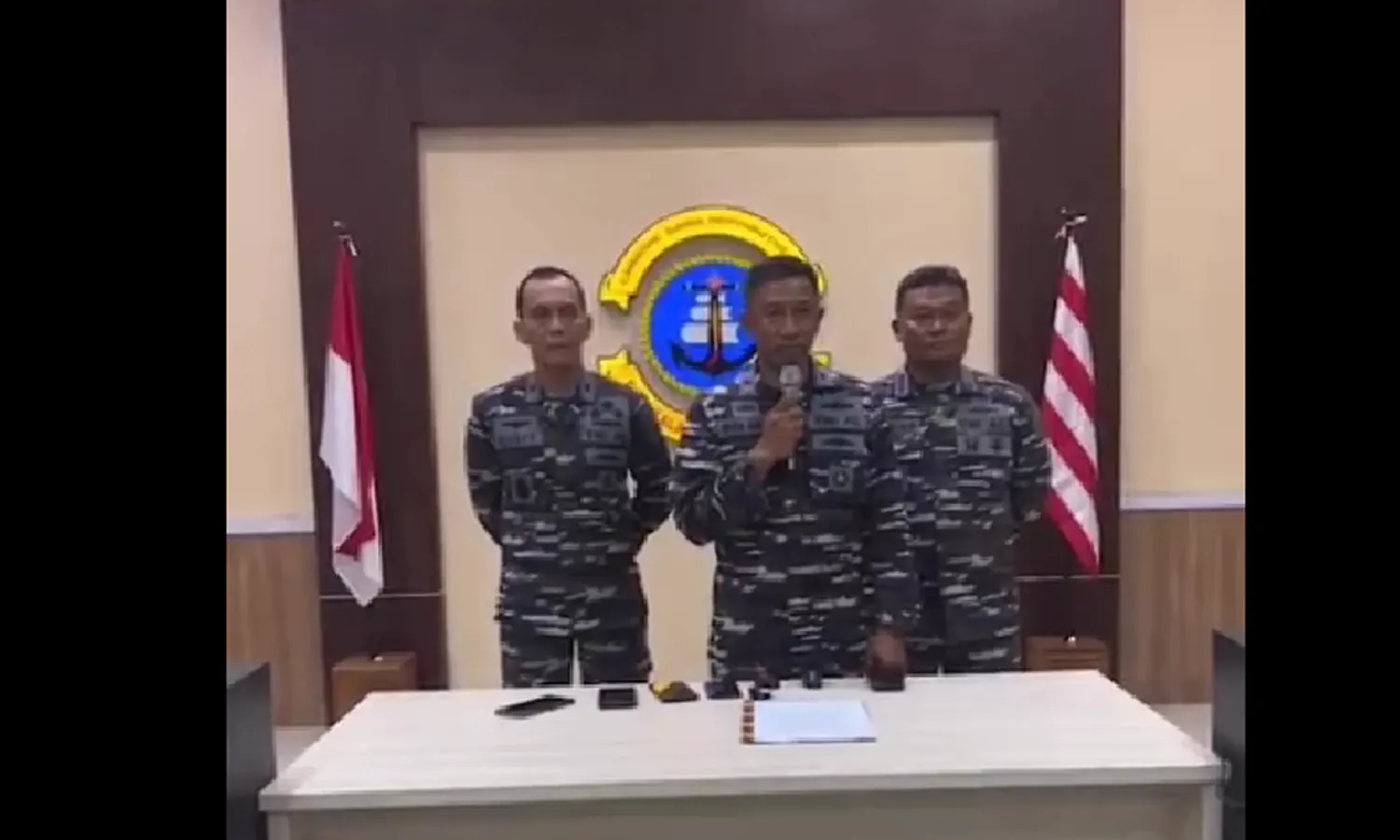 KRI Teluk Hading Kebakaran, 119 orang di Dalamnya Berhasil Dievakuasi