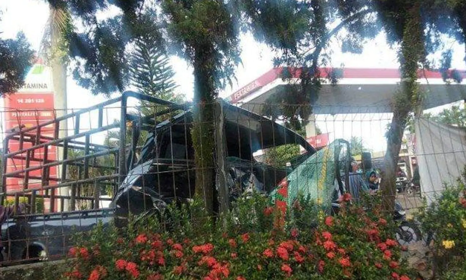 Mobil Pick Up L 300 Tabrak Toyota Rush di Simpang Selayang