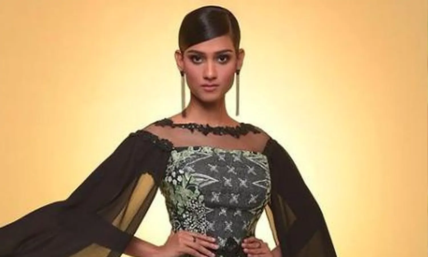 Klaim Batik dari Malaysia, Miss Word Malaysia Dibully Netizen Indonesia