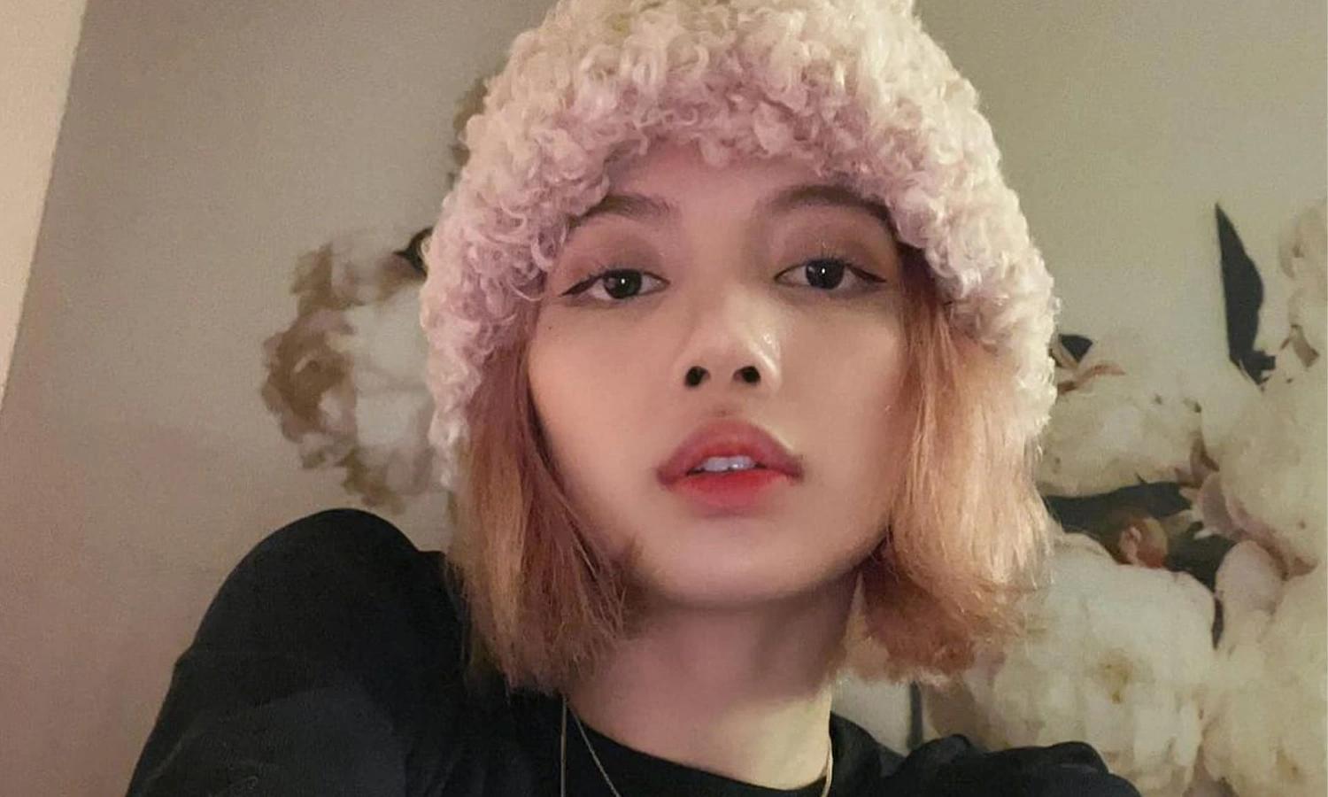 Lisa BLACKPINK Dinobatkan menjadi Penyanyi Terbaik di The HallyuTalk Awards