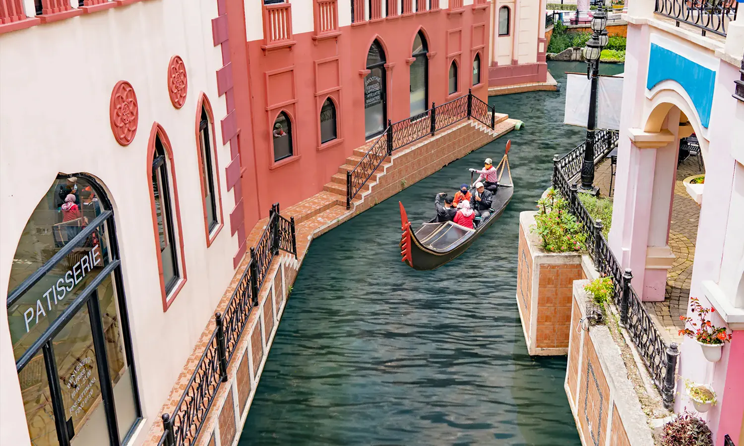 Little Venice Kota Bunga: Daya Tarik, Harga Tiket Masuk, Lokasi dan Rutenya