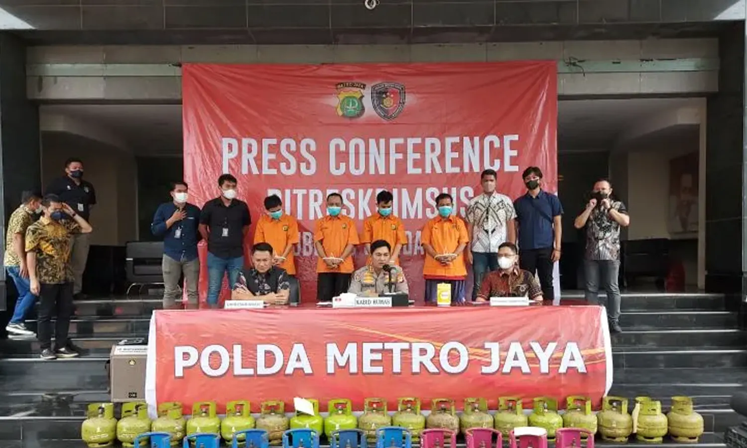Oplos LPG Subsidi ke LPG 12 Kg, Pelaku Raup Untung hingga Rp140 ribu per Tabung