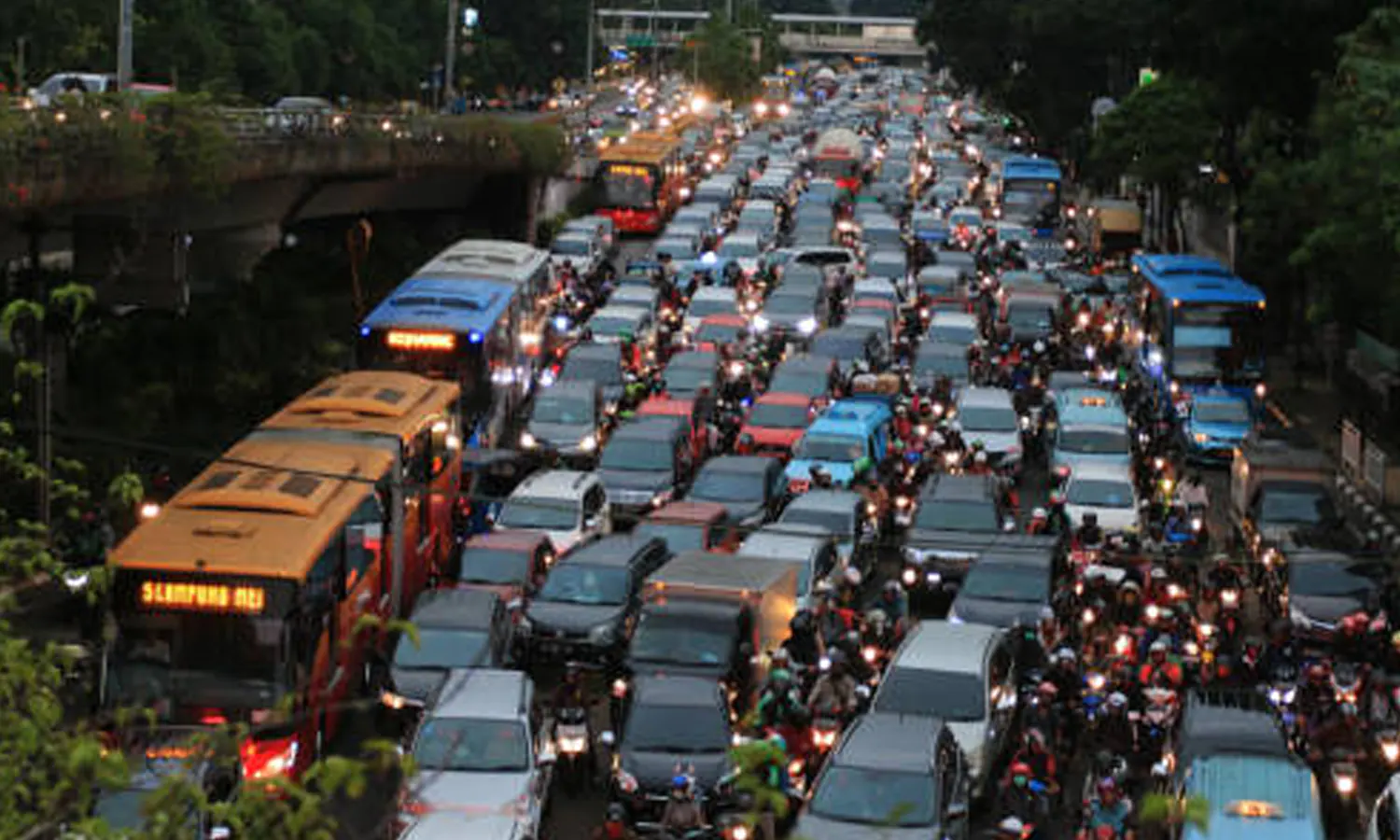 Terjebak Macet di Jambi, Pasien dalam Ambulans Meninggal Dunia