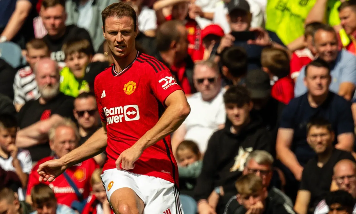 Liga Inggris: Krisis Bek Tengah, Manchester United Bakal Permanenkan Jonny Evans