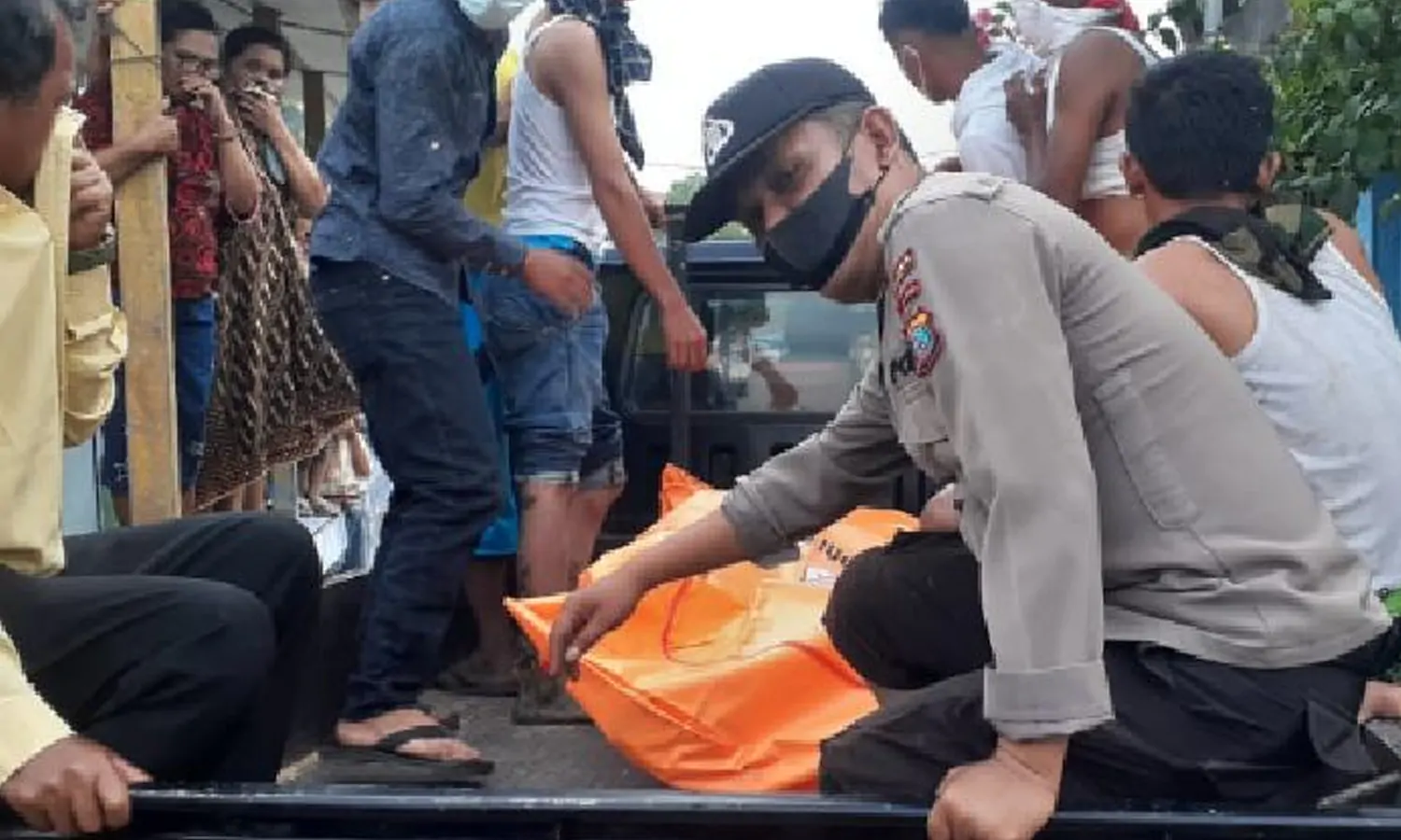 Penemuan Mayat Pria di aliran Sungai Sibargot