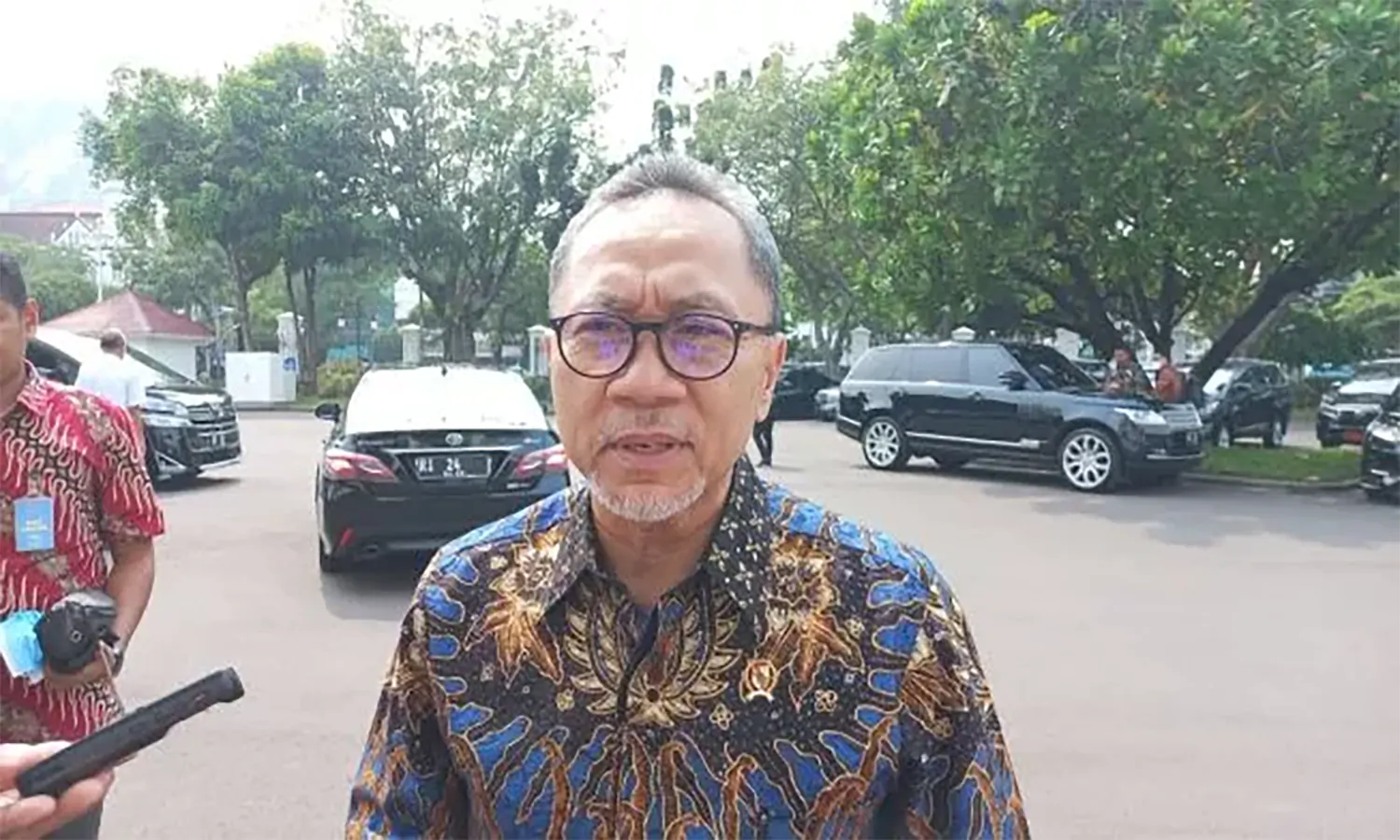 Mendag Zulhas Janji Selesaikan Masalah Minyak Goreng dalam Sebulan