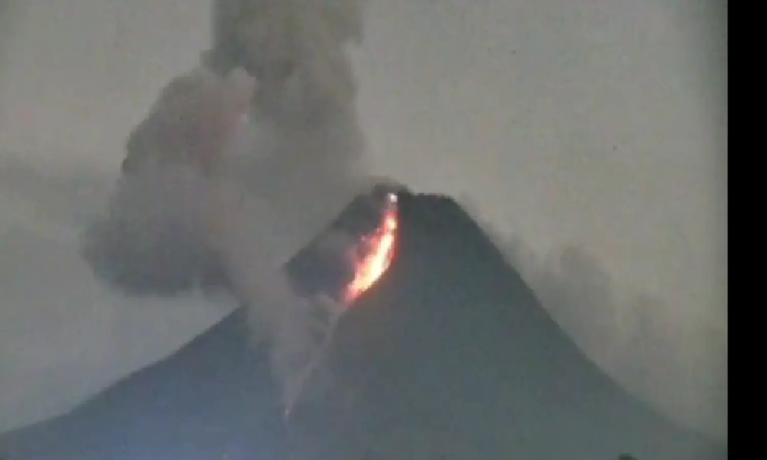 Masih Berstatus Siaga, BPPTKG Laporkan Merapi Muntahkan 68 Kali Awan Panas Sepekan Terakhir